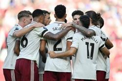 联赛杯狂欢夜！曼城阿森纳切尔西携手晋级，利物浦热刺爆冷被淘汰