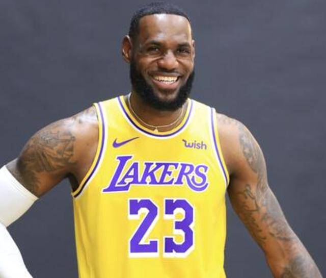 勒布朗·詹姆斯人民日报撰文:篮球是连接彼此的桥梁