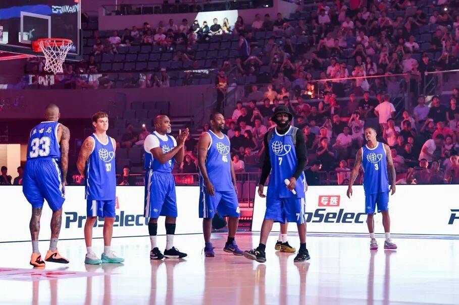 国寿同行！篮球少年圆梦之旅