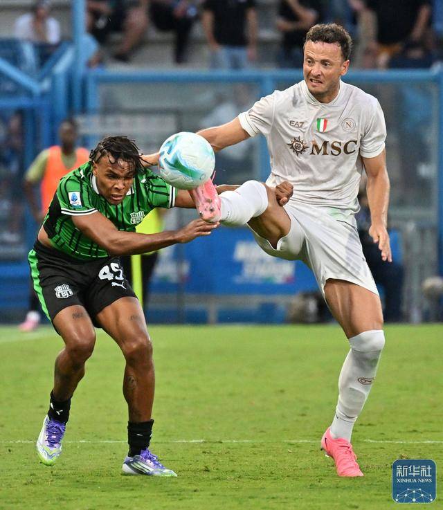 足球丨意甲：那不勒斯胜萨索洛