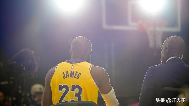 分析：勒布朗·詹姆斯的未来如何影响湖人队的交易选择