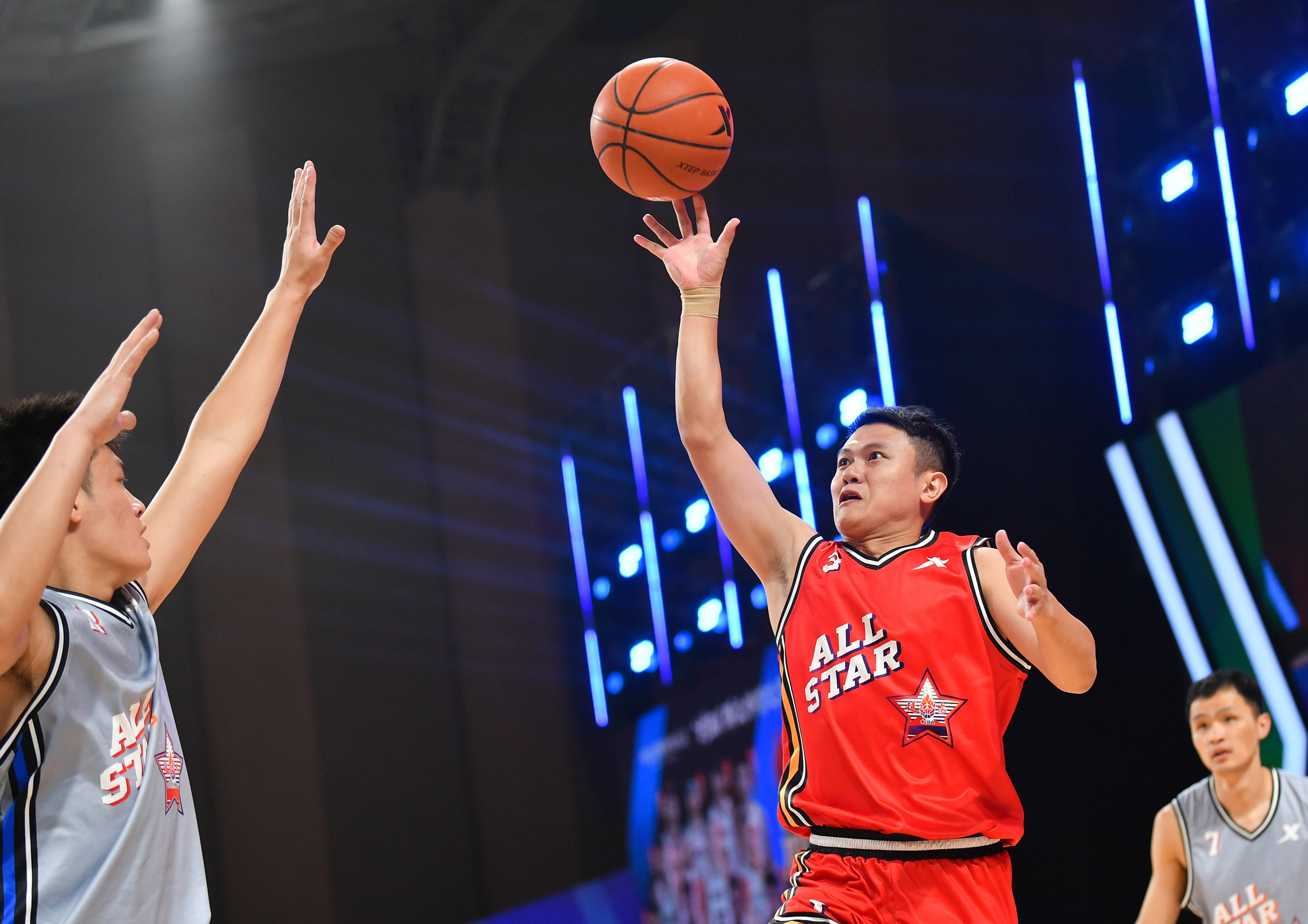 (体育)中国文明乡风大会“村BA”群众体育交流活动在陕西延安举办