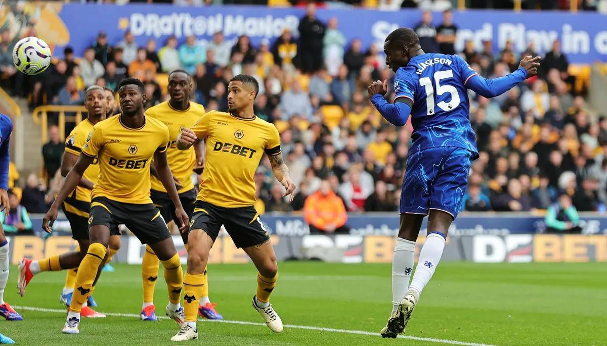 联赛杯狂欢夜！曼城阿森纳切尔西携手晋级，利物浦热刺爆冷被淘汰