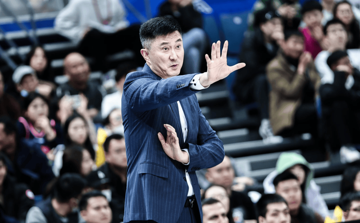 杨鸣盛赞广东独一档!杜锋巧妙回应:杨导是CBA+全运冠军教练